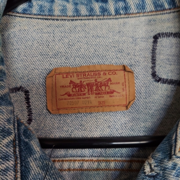 Vintage Levi Strauss and Co Christmas Patch Denim Jean Jacket - Picture 2 of 7